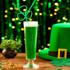 Shamrock shaped green straw for tumblers by Whaline