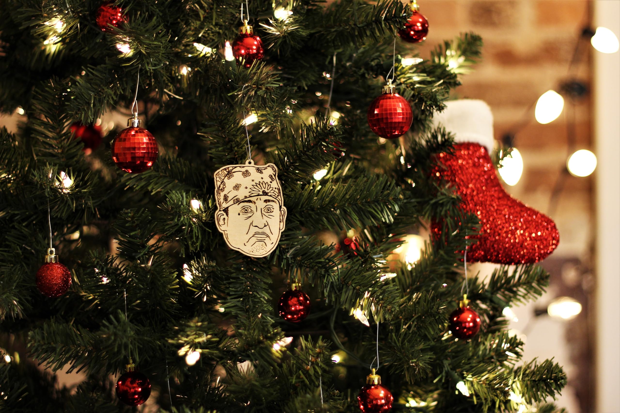 Customizable ornament with magnet attachment not included