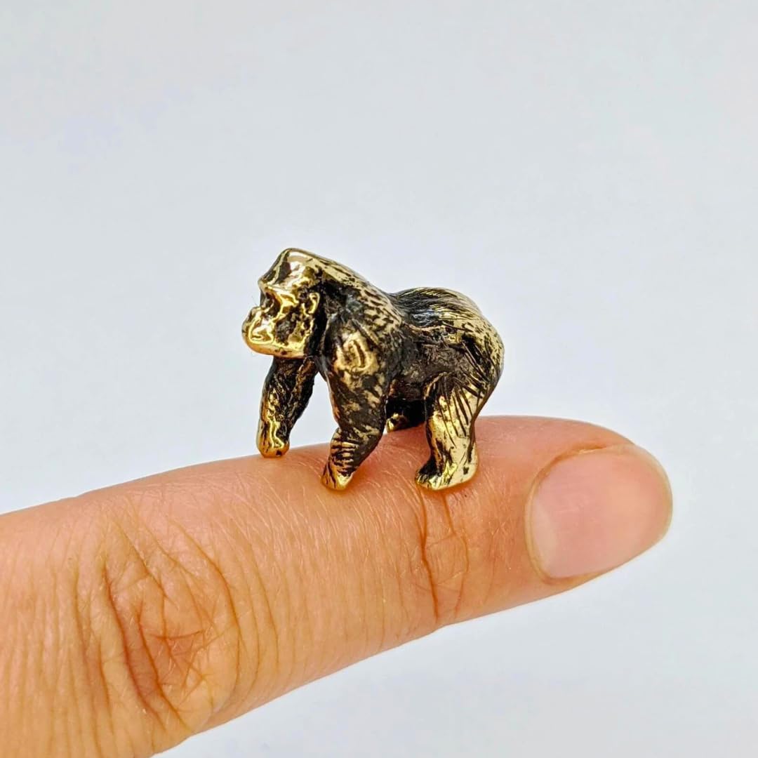 Gift packaging included for gorilla figurine