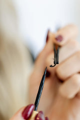 Eyelash Extension Glue Waterproof by WinkClique for DIY lashes