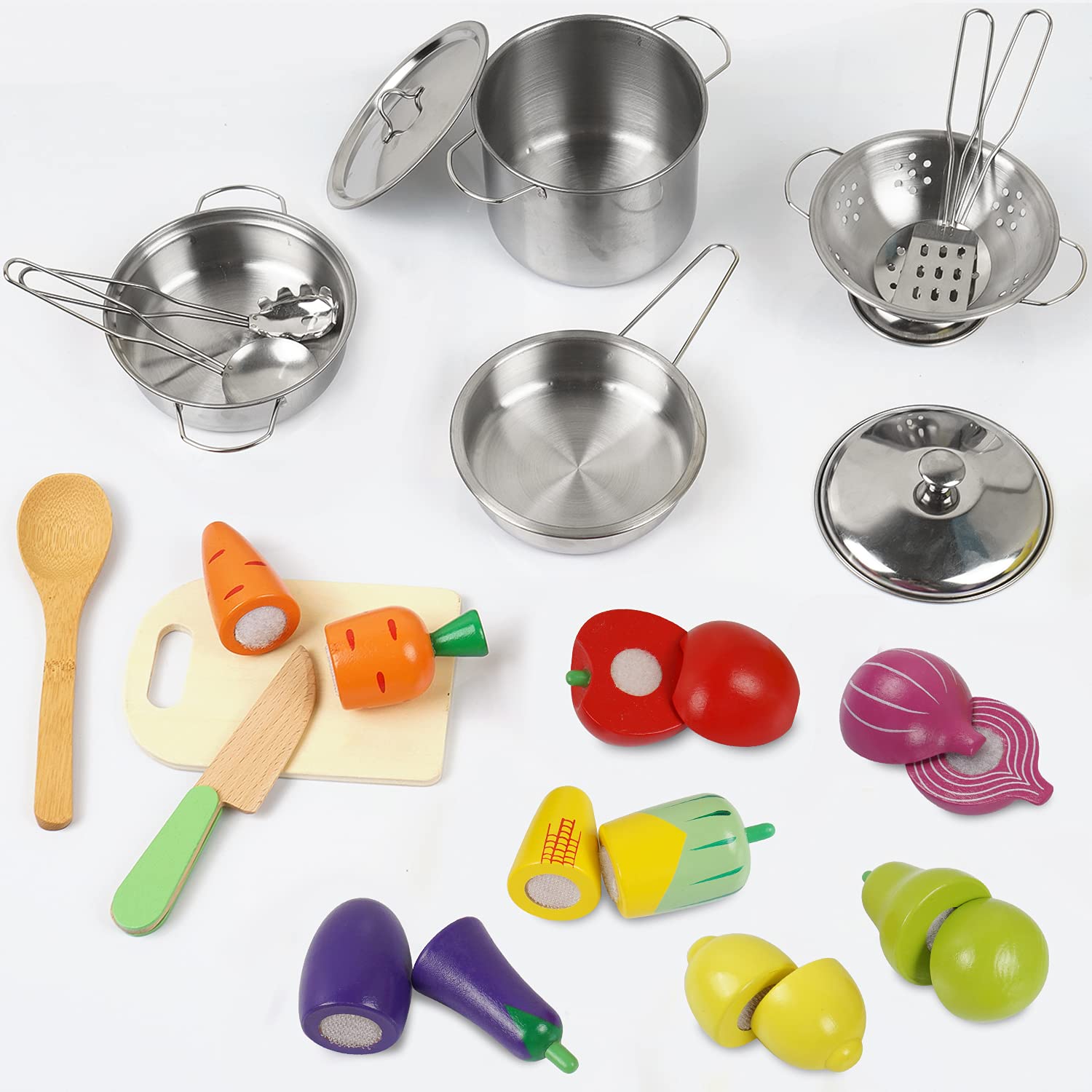 Wooden play food items included with Sundaymot kitchen set