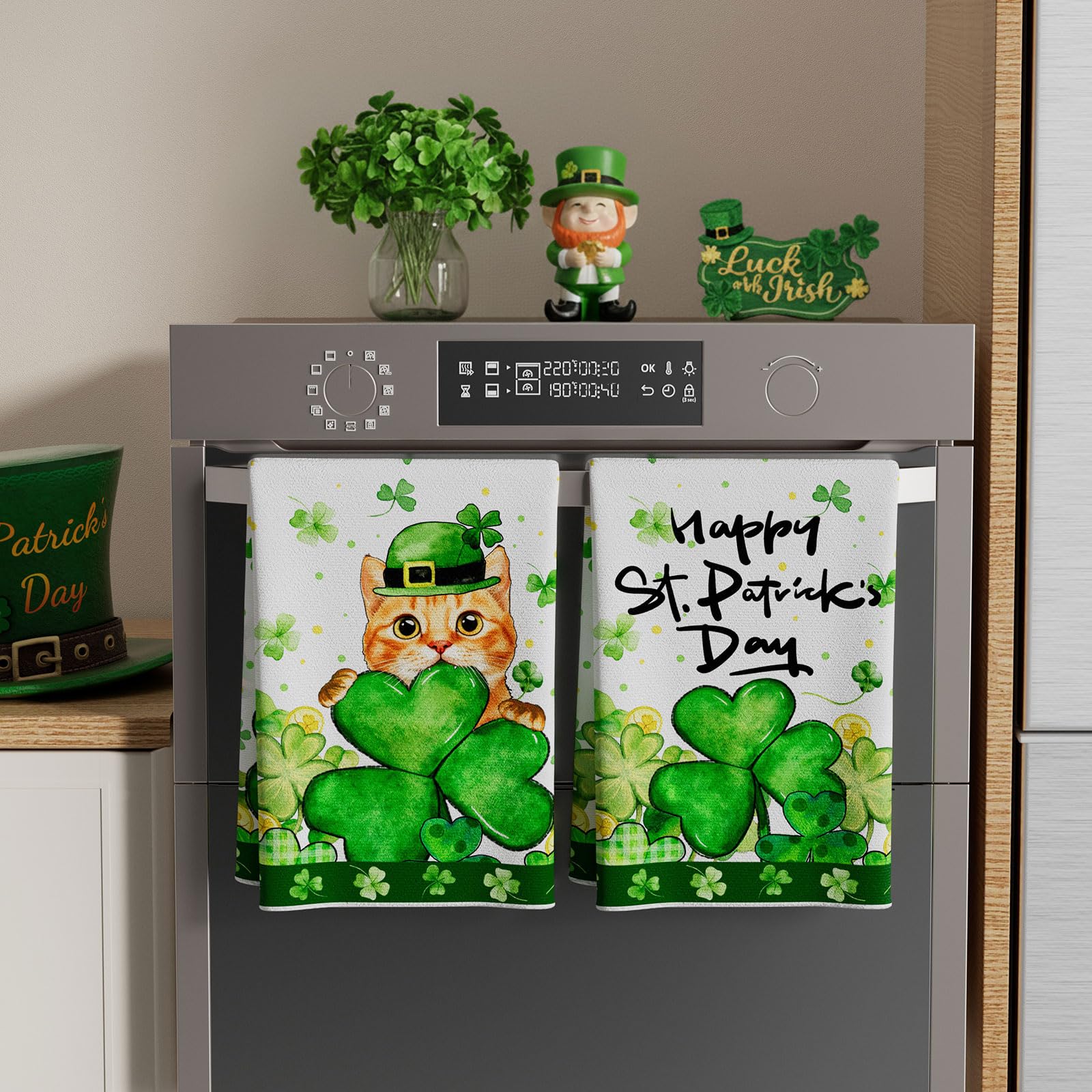 Decorative kitchen towels for hooks or shelves in green color