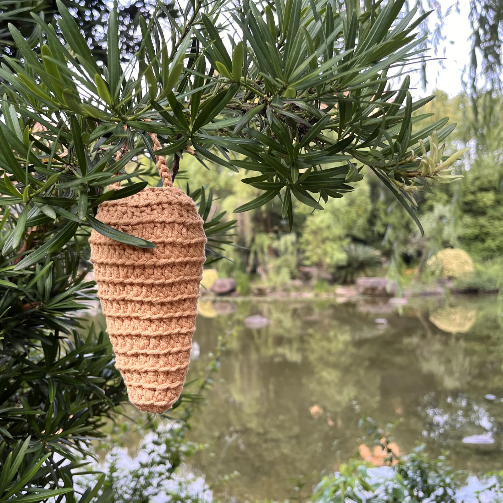 Wasp deterrent nest hanging decor for outdoors