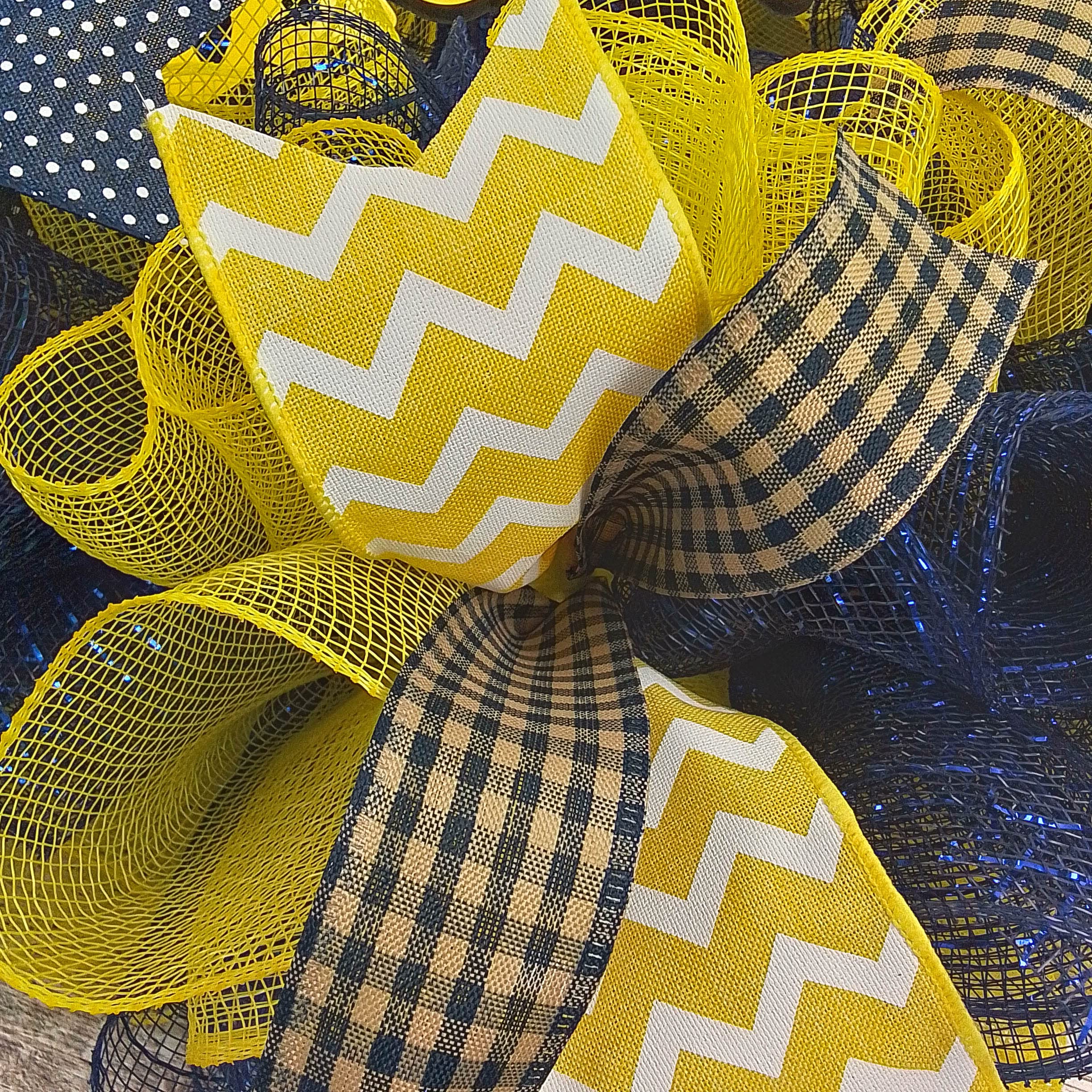 Indoor outdoor wreath suitable for sheltered spaces