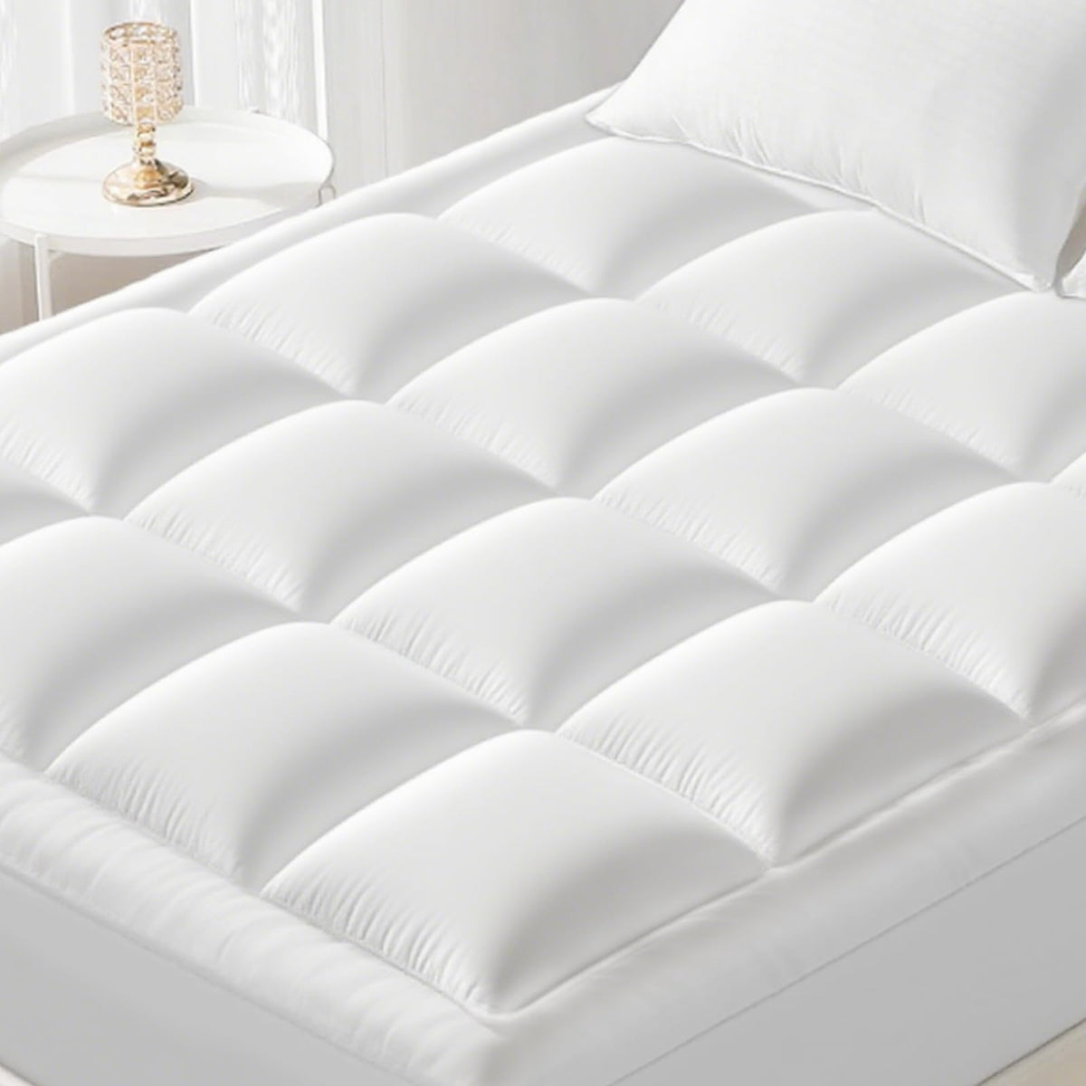 YUGYVOB queen mattress topper product image