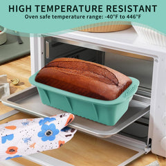 Round cake pan from Yumatouch silicone bakeware