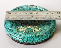 Turquoise chips and resin base coaster with raised edge